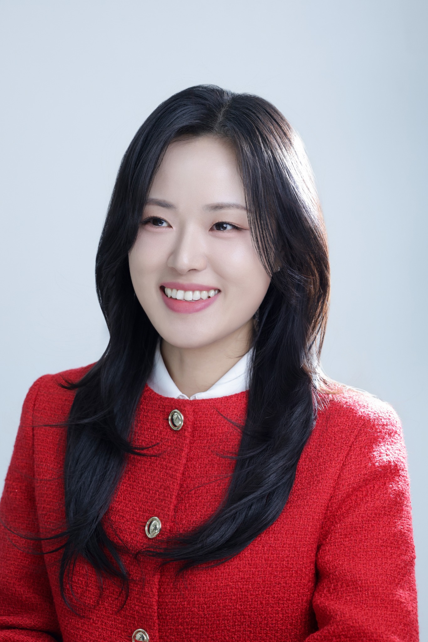 밝게 웃고 있는 제이미쌤